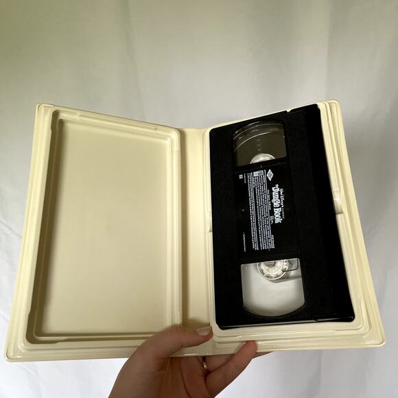 Disney's The Jungle Book VHS Tape - Classic Animated Film - Picture 4 of 4